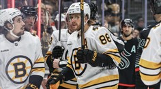 Pastrňák dosáhl dalšího milníku v NHL, pak mluvil o fotbale: Hráči jsou sobečtí