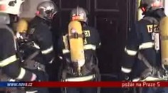 VIDEO: Požár na Praze 5: V bytě uhořel člověk!
