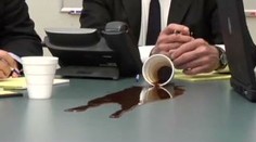VTIPNÉ VIDEO: Jak vedení BP řeší rozlité kafe