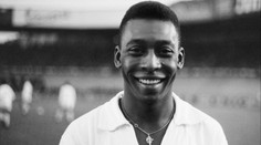 Pelé byl pohřben na zvláštním hřbitově. Rozloučit se přišel i brazilský prezident