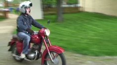 Motorkářští veteráni zavítali do Kunína
