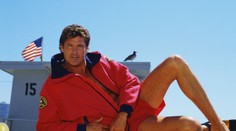 Hasselhoff z Pobřežní hlídky pije jako duha