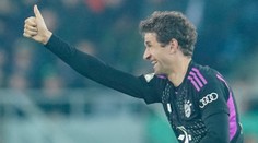 Hvězdný hráč Bayernu se plácl přes kapsu, koupil své manželce letadlo