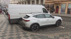 Pravidla pro parkování v Praze se mají změnit. Připlatí si hlavně větší auta