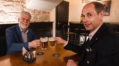 Princ Edward si s prezidentem Pavlem zašel na pivo. Je to silné gesto přátelství, říká Kovář