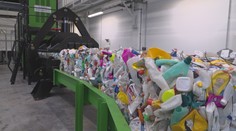 Stroje nahrazují lidi. V Česku vznikla první automatická třídička odpadu.