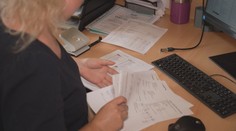 Platy ve veřejné správě zřejmě od září neporostou. Podle Stanjury nejsou peníze