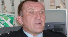 Policista podezřelý z braní úplatků si stěžoval u Peciny