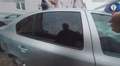 V autě na Plzeňsku zůstal uvězněný kojenec. Zachránili ho tamní strážníci