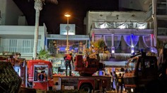 V oblíbeném letovisku se zřítila terasa restaurace. Čtyři mrtví, přes 20 zraněných