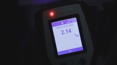Spadla klec. Policie v Praze překazila soutěž v pití alkoholu