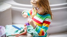 Pozor na nebezpečnou panenku. Může ohrozit vaše dítě, varují hygienici