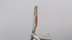Za částečné zřícení větrné elektrárny prý může nedostatečný servis. Firma to odmítá