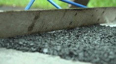 Stát rozdával peníze obcím zbytečně. Místo hlavních tahů opravovaly i slepé cesty