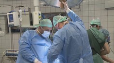 Nemocnice zase čelí náporu pacientů. Někde už dokonce odkládají operace