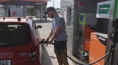 Snižte marže, vyzval Babiš petrolejáře. Když to nepomůže, vláda je zastropuje