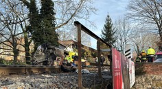Dramatický den pro pražskou MHD. Havaroval vlak, tramvaj i autobus