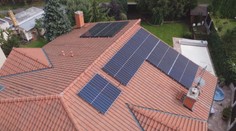 Nová cesta, jak ušetřit za energie. Češi se mohou přihlásit ke sdílení elektřiny