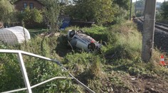 Vlak při nehodě vymrštil auto do vzduchu, letělo přes 20 metrů