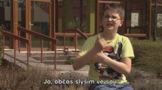 VÍKEND: Život neslyšících dětí