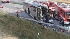 Záchranu lidí na D2 natočily policejní drony. Podívejte se na unikátní video