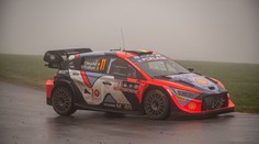 Neuville se na Středoevropské rally trápil, závod má staronového lídra