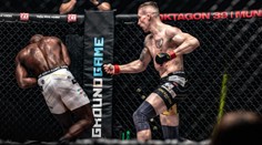 Každá hlava jde ustřelit, říká slávista k soupeři v KSW. Přítelkyně fandí Spartě