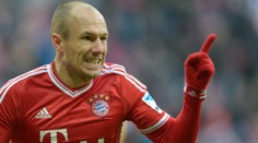 Nepovedený skluz! Robben málem doplatil na frajeřinu