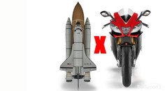 Motorka vs. raketoplán. Co je lepší?