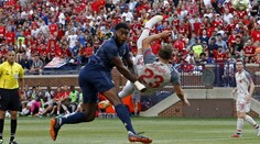 VIDEO: Gól roku už v přípravě? Shaqiriho nůžky do sítě United!