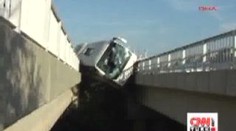 VIDEO: Češi v Turecku havarovali v autobusu. 10 zraněných