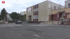 Místo na radnici budou chodit do kulturáku. Kvůli dluhům Chlumce