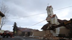 Kamion na kraji Prahy projel kaplí, tu museli strhnout! VIDEO