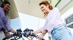 Sousedi jen závidí. Z Česka je tankovací ráj, v srpnu ale nafta zdraží o 5 korun