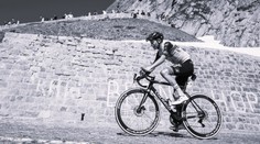 Cyklistický svět zasáhla tragédie. Pogačarův bývalý kolega zemřel po vážné infekci