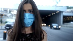 Z nebe prší mikroplasty. Zamořují Zemi, vědci je našli všude