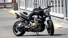 TEST: Yamaha MT-01: Locomotiv GT