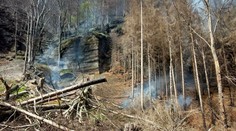 Požár v národním parku České Švýcarsko. Opilí turisté měli odpalovat pyrotechniku