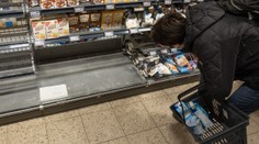 Nakupujete v Německu? Některé obchody omezují, kolik zboží lidé mohou koupit