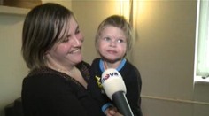 Nemocná Justýnka (3) potřebuje speciální péči, pomohly ji sportovkyně z Přelouče