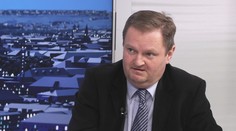 Vláda nedodržuje své vlastní zákony. Dává tím špatný příklad společnosti, říká analytik