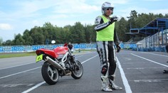 Jak se na podzim chovat na motorce a jak ji ovládat