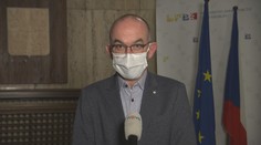 Vláda povolila návštěvy v domovech seniorů. Musí mít test nebo imunitu