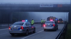 Cizinec chtěl spáchat SEBEVRAŽDU! Skočil z mostu přímo na dálnici