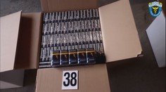 Gang prodával pašované cigarety. Celníci a policisté je dopadli