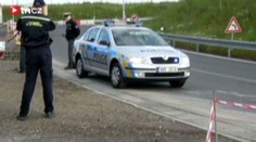 V Praze u Lochkova se převrátila cisterna s asfaltem