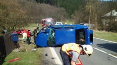 Foto hrůzy: Škoda Octavia ve velké rychlosti přerazila BETONOVÝ SLOUP