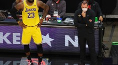 LeBron se dostal do křížku s diváky. Fanynku musela odvést ochranka