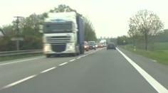 Zemědělec bojuje proti postavení silnice na jeho pozemku
