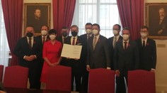 SPOLU a PIRSTAN podepsaly koaliční smlouvu, poslanci složili slib